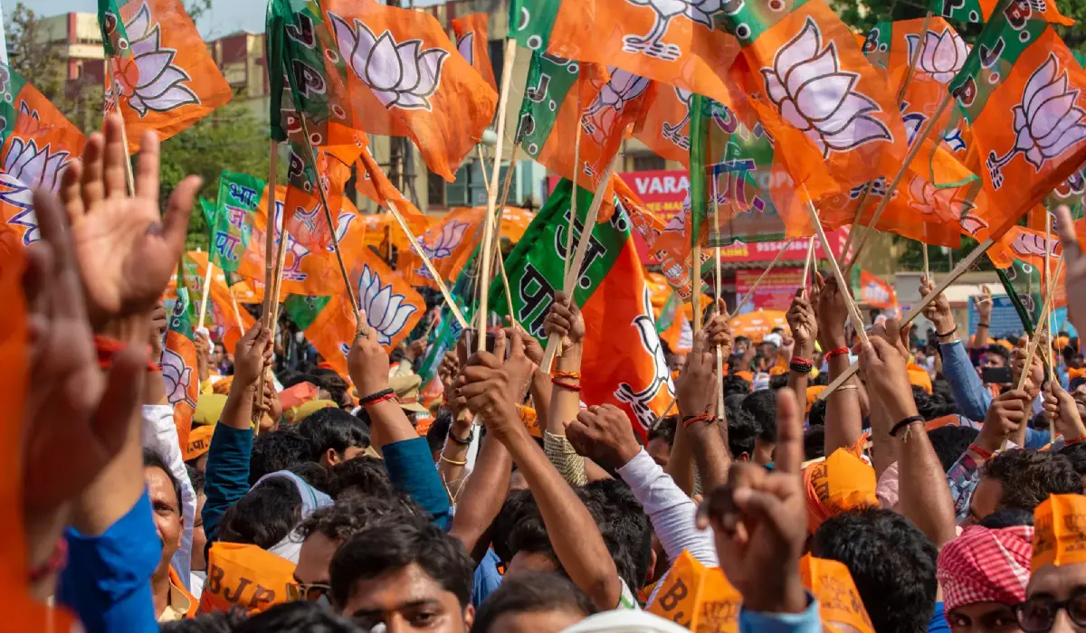 Rajasthan Elections 2023: टिकट कटने के विरोध में बीजेपी नेताओं ने किया प्रदर्शन, जलाए पार्टी के झंडे